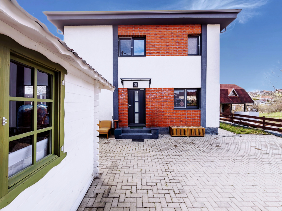 Casă modernă Feleacu | Panoramă | Teren generos