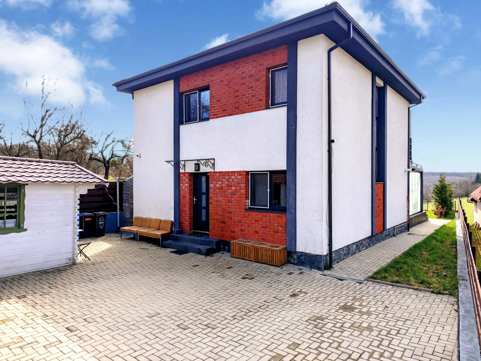 Casă modernă Feleacu | Panoramă | Teren generos